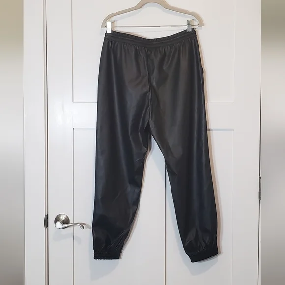 A New Day Vegan Black Leather Joggers Pants Size Medium Stretch Brand New - Picture 13 of 15